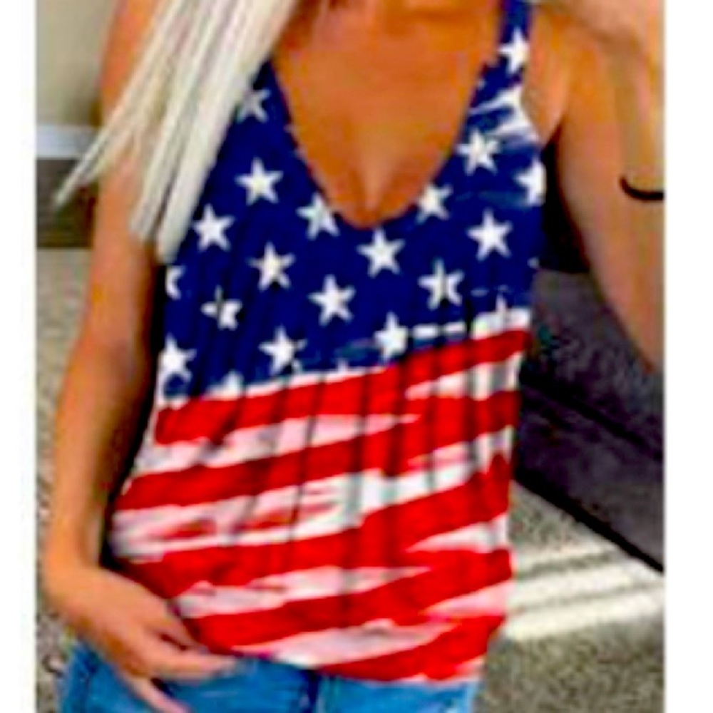 4th of July tank, NWT, ships out today&will arrive in time for the holiday🇺🇸